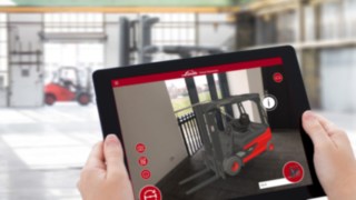 Mit der Linde Showroom App von Linde Material Handling lassen sich 27 virtuelle Flurförderzeuge in jede beliebige Umgebung projizieren.